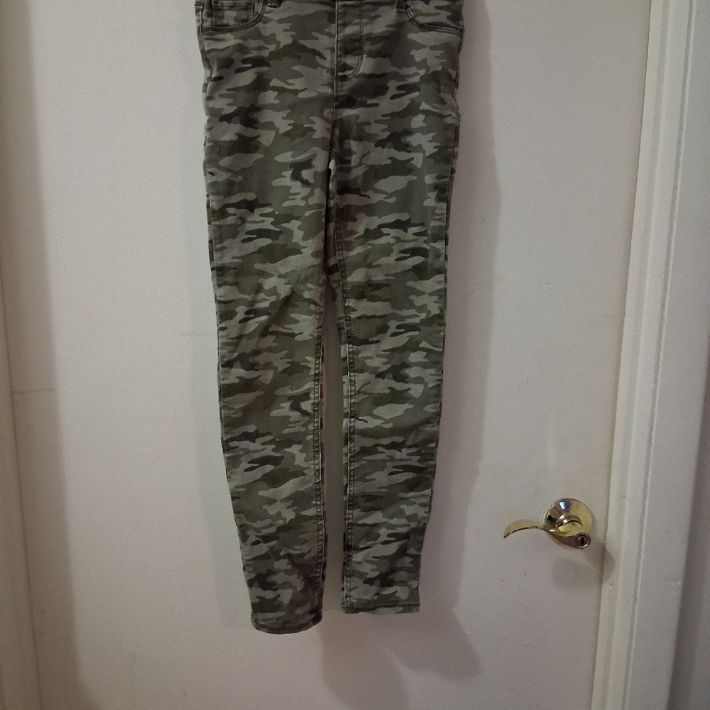 Camoflage Stretch Waistband Skinny Jeans.  Size Large. - Picture 4 of 6